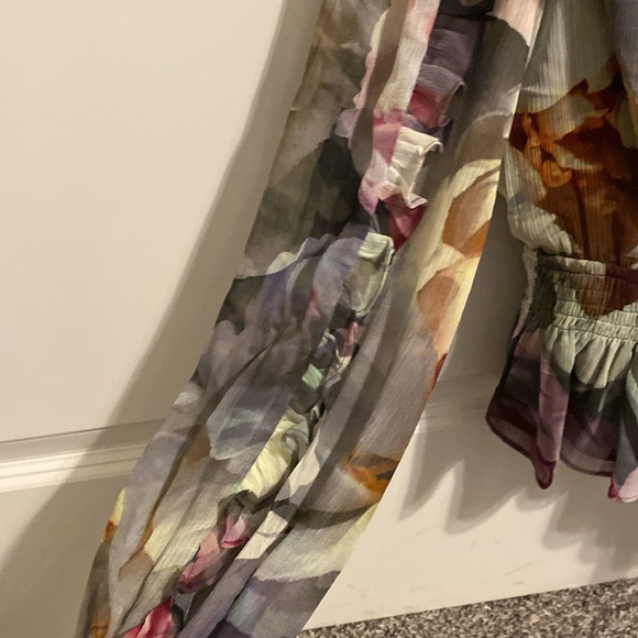 Express Floral Top - Picture 5 of 7